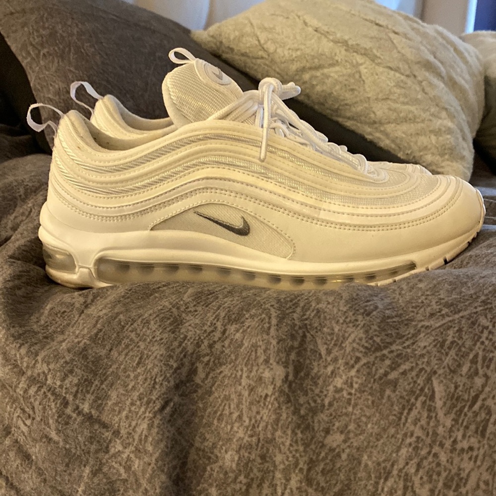 Nike all white airmax worn Mabye 3 times men's size 9